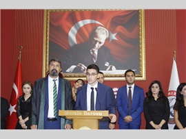 “DURUŞMA SALONLARINDA ŞİDDET GÖRDÜĞÜMÜZÜ, TUTUKLANDIĞIMIZI TARİHE NOT DÜŞÜYORUZ”