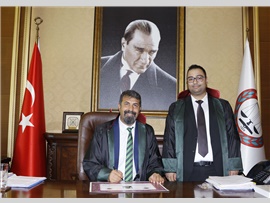“DURUŞMA SALONLARINDA ŞİDDET GÖRDÜĞÜMÜZÜ, TUTUKLANDIĞIMIZI TARİHE NOT DÜŞÜYORUZ”