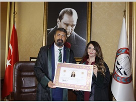 “DURUŞMA SALONLARINDA ŞİDDET GÖRDÜĞÜMÜZÜ, TUTUKLANDIĞIMIZI TARİHE NOT DÜŞÜYORUZ”