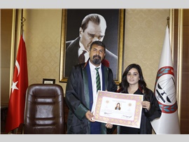 “DURUŞMA SALONLARINDA ŞİDDET GÖRDÜĞÜMÜZÜ, TUTUKLANDIĞIMIZI TARİHE NOT DÜŞÜYORUZ”