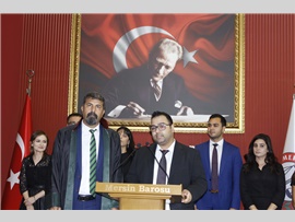 “DURUŞMA SALONLARINDA ŞİDDET GÖRDÜĞÜMÜZÜ, TUTUKLANDIĞIMIZI TARİHE NOT DÜŞÜYORUZ”