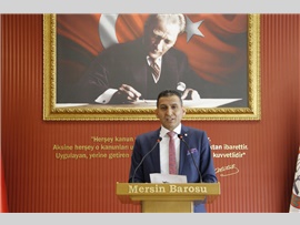 MERSİN BAROSU KADIN VE ERKEK VOLEYBOL TAKIMLARI’NDA KUPA SEVİNCİ