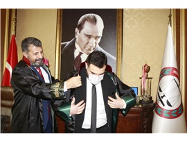YEMİN EDİP AVUKAT OLDULAR