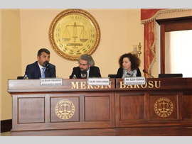 MERSİN BAROSU ‘İNSAN HAKLARI’ KONULU PANEL DÜZENLEDİ