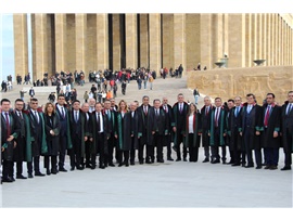 TBB’NİN YENİ YÖNETİMİ İLE BİRLİKTE ATAMIZ’IN HUZURUNA ÇIKTIK