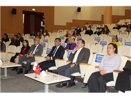 İNSAN HAKLARINA BAKIŞ KONULU PANEL DÜZENLENDİ