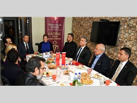 Baro başkanımız,yeni kurulan Özgecanlar Derneği'nde imza törenine katıldı.