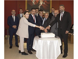 BAROMUZUN KURULUŞUNUN 98. YIL GELENEKSEL PASTA KESİM TÖRENİ YAPILDI