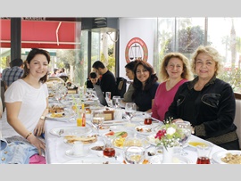 MERSİN BAROSU STAJYER AVUKATLARA TANIŞMA KAHVALTISI DÜZENLEDİ