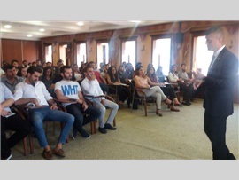 STAJYER AVUKATLARA “AVUKATIN HAK, YETKİ VE YÜKÜMLÜLÜKLERİ” EĞİTİMİ VERİLDİ