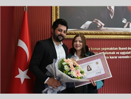 İKİ GENÇ AVUKATIMIZ YEMİN EDİP CÜBBE GİYDİ