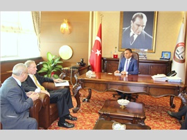 ZİYARET-ABD Başkonsolos vekili Arnie CAMPBELL , Başkanımızı makamında ziyaret etti.