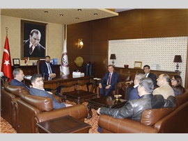 CHP MERSİN BÜYÜKŞEHİR BELEDİYE BAŞKAN ADAYI VAHAP SEÇER BAROMUZU ZİYARET ETTİ