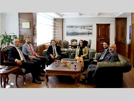 MERSİN BAROSU VE İL EMNİYET MÜDÜRLÜĞÜ SORUNSUZ BİR KENT İÇİN EL ELE VERDİ