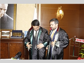 AKP MERSİN İL BAŞKANI CESİM ERCİK YEMİN EDİP AVUKAT OLDU