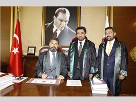 AKP MERSİN İL BAŞKANI CESİM ERCİK YEMİN EDİP AVUKAT OLDU