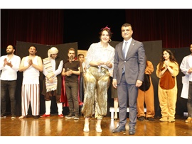 AVUKATLARIMIZ ‘AMCA SİZE İNSAN DİYEBİLİR MİYİM?’ TİYATRO OYUNUNU SAHNELEDİ