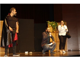AVUKATLARIMIZ ‘AMCA SİZE İNSAN DİYEBİLİR MİYİM?’ TİYATRO OYUNUNU SAHNELEDİ