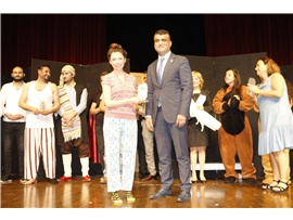 AVUKATLARIMIZ ‘AMCA SİZE İNSAN DİYEBİLİR MİYİM?’ TİYATRO OYUNUNU SAHNELEDİ