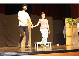 AVUKATLARIMIZ ‘AMCA SİZE İNSAN DİYEBİLİR MİYİM?’ TİYATRO OYUNUNU SAHNELEDİ