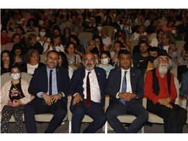 AVUKATLARIMIZ ‘AMCA SİZE İNSAN DİYEBİLİR MİYİM?’ TİYATRO OYUNUNU SAHNELEDİ