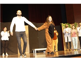 AVUKATLARIMIZ ‘AMCA SİZE İNSAN DİYEBİLİR MİYİM?’ TİYATRO OYUNUNU SAHNELEDİ