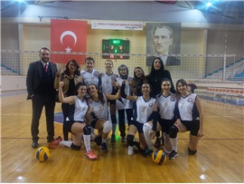 MERSİN BAROSU KADIN VOLEYBOL TAKIMIMIZIN GALİBİYET SEVİNCİ