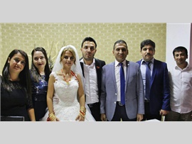 AV. BUKET PEKER EVLENDİ