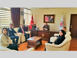 Başkanımız ile Yönetim Kurulu Üyelerimiz, Silifke Komisyon Başkanı Sayın;Rifat YILDIZ' ı Makamında ziyaret ettiler.