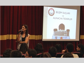 ÖĞRENCİLER ‘BİLİŞİM SUÇLARI’ KONUSUNDA BİLİNÇLENDİRİLDİ