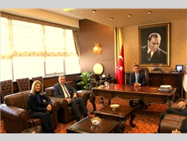 Ziyaret – Av.Birgül KARACA, Av.İlknur ATAŞ OKUR ve Sayın;Ferhat KANTAR Başkanımızı Ziyaret Etti.