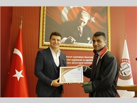 STAJYER AVUKATLARIMIZA KURGUSAL DURUŞMA YARIŞMASI’NA KATILIM BELGESİ VERİLDİ