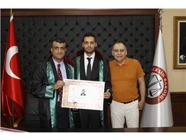 2 STAJYER AVUKATMIZ CÜBBE GİYDİ