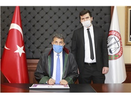 ADALETE FENER YAKMAK İÇİN CÜBBE GİYDİLER