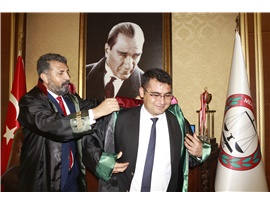 ADALET MÜCADELESİ İÇİN CÜBBE GİYDİLER