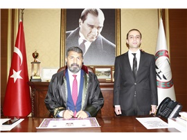 ADALET MÜCADELESİ İÇİN CÜBBE GİYDİLER