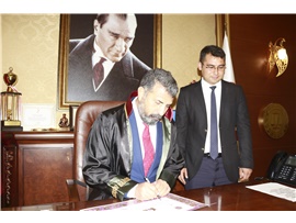 ADALET MÜCADELESİ İÇİN CÜBBE GİYDİLER