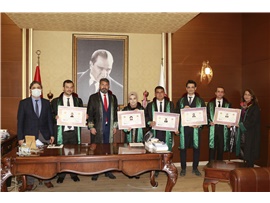 ADALET MÜCADELESİ İÇİN CÜBBE GİYDİLER