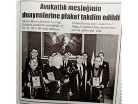 Duayen avukatlara plaket takdim edildi