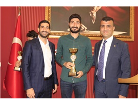 MERSİN BAROSU GELENEKSEL TAVLA, MASA TENİSİ VE SATRANÇ TURNUVASI KUPA TÖRENİ YAPILDI