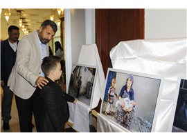 MERSİN BAROSUNDA ‘ÇOCUK GÖZÜMLE ÇOCUKLAR’ FOTOĞRAF SERGİSİ AÇILDI