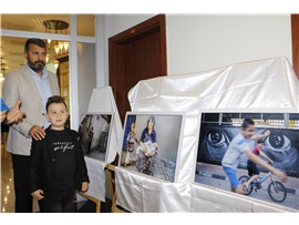 MERSİN BAROSUNDA ‘ÇOCUK GÖZÜMLE ÇOCUKLAR’ FOTOĞRAF SERGİSİ AÇILDI
