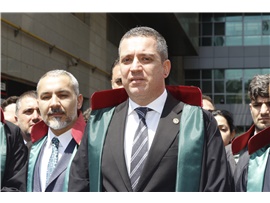 MERSİN BAROSU, TBB VE BARO BAŞKANLARINDAN, HAKLARINDA SORUŞTURMA BAŞLATILAN AVUKATLARA DESTEK