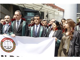 MERSİN BAROSU, TBB VE BARO BAŞKANLARINDAN, HAKLARINDA SORUŞTURMA BAŞLATILAN AVUKATLARA DESTEK