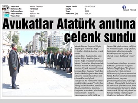 BASINDA BAROMUZ (Mersin Barosu Atatürk Anıtı'na Çelenk Sundu)
