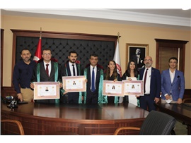 CÜBBE GİYİP AVUKATLIK MESLEĞİNE İLK ADIMI ATTILAR