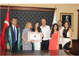 CÜBBE GİYİP AVUKATLIK MESLEĞİNE İLK ADIMI ATTILAR