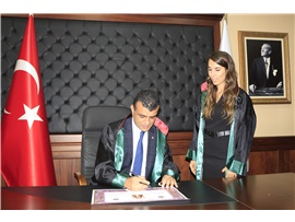 CÜBBE GİYİP AVUKATLIK MESLEĞİNE İLK ADIMI ATTILAR