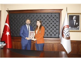 KKTC MERSİN BAŞKONSOLOSU ZALİHE MENDELİ, BARO BAŞKANIMIZ AV. BİLGİN YEŞİLBOĞAZ’I ZİYARET ETTİ