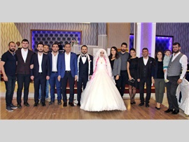 "GENÇ ÇİFTİMİZE ÖMÜR BOYU MUTLULUKLAR DİLİYORUZ"